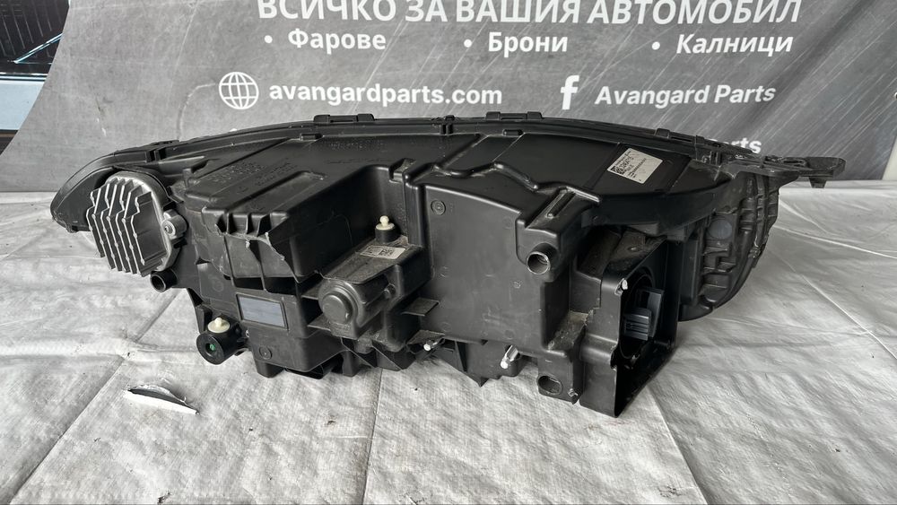 4 броя ляв и 3 броя десен фар Volvo XC90 2 2016-