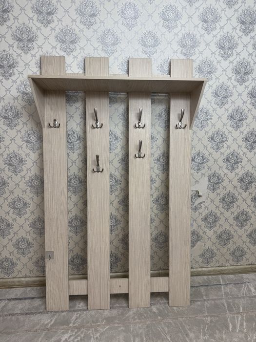 Вешалка в прихожую