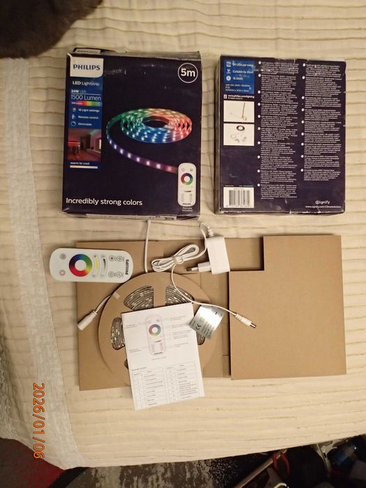 Banda LED Philips RGBIC+ALB DIMABIL 5m,cu telecomanda-doua bucati- noi
