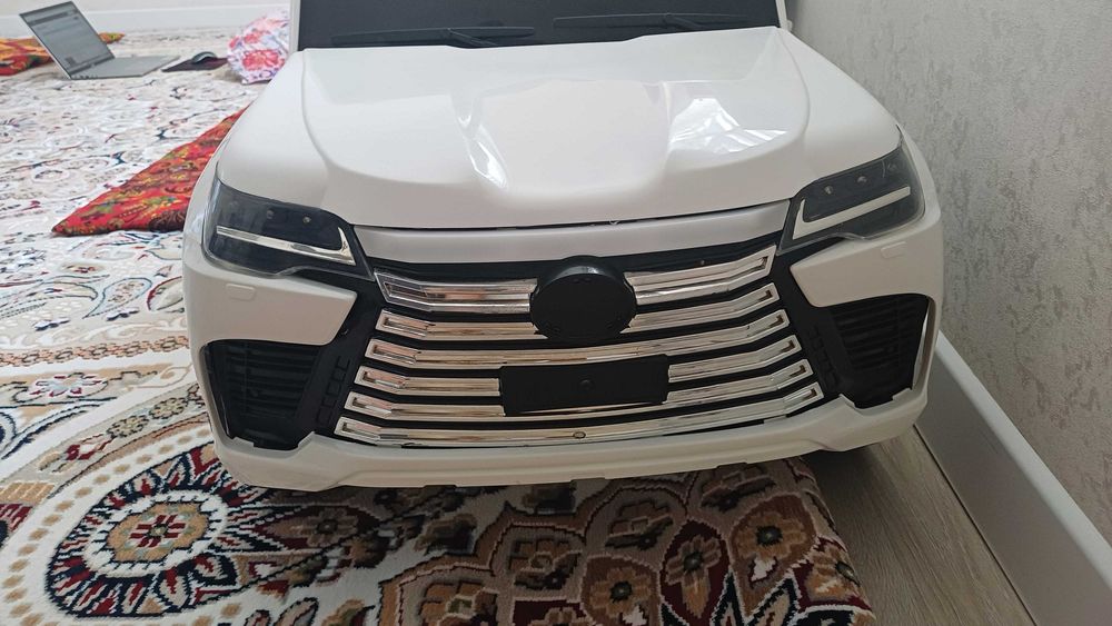 Электромобиль Lexus LX600 новыи 40000