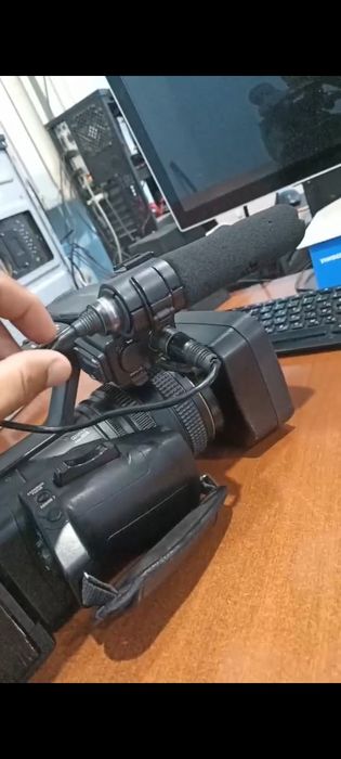 Срочно продам Sony NX 5