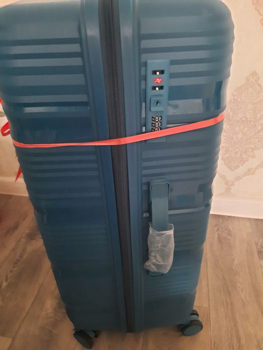 Продам чемодан, новый, большой