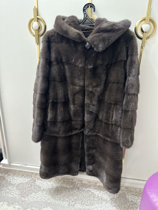 Продам шубу женскую