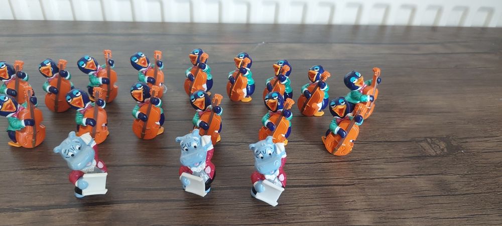 Figurine kinder între de la 1 la 2 lei bucata.