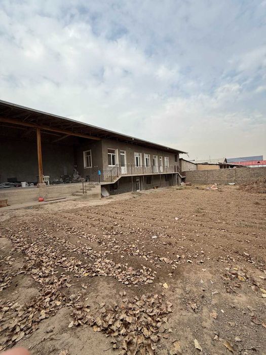 Уч кахрамон. 4-сотик/  Фасад 14,5/28 Сув Свет Газ Канализатсия бор