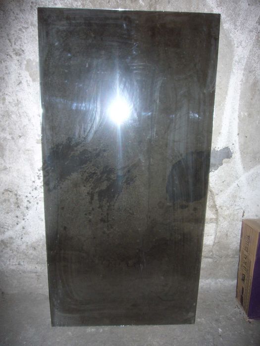 Два вида стъклени плоскости.