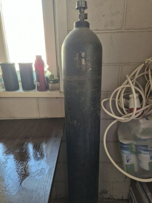 Продам кислородный баллон