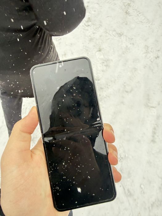 Z Flip5 512gb Сломан внутренний экран