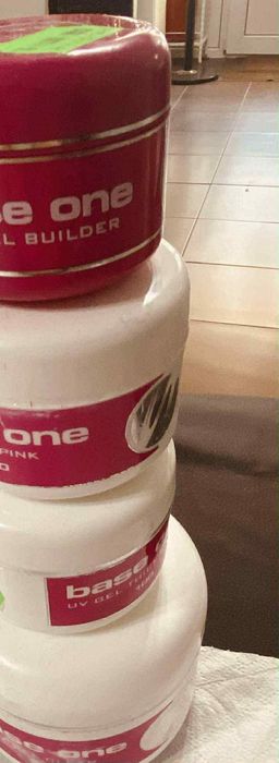 Vând un lot de gel și oja semi p , top,primer ,clasic etc!