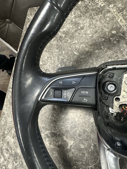 Audi Q7 A3 A4 Q8 волан С подгрев