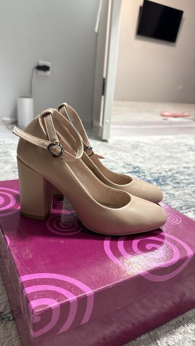 Продам туфли за 2000 тг