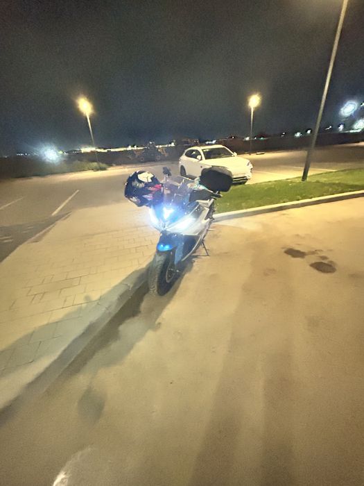 Электромотоцикл Yamaha R3000