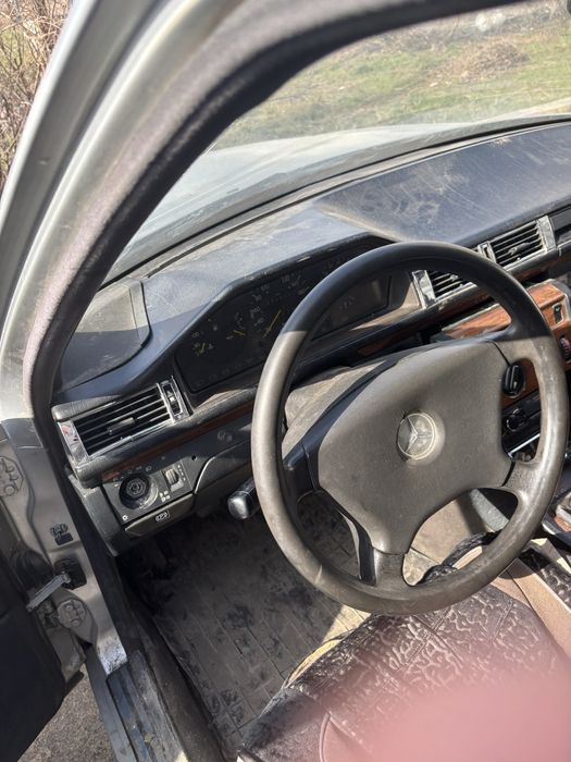 Мерседес 124 Е200