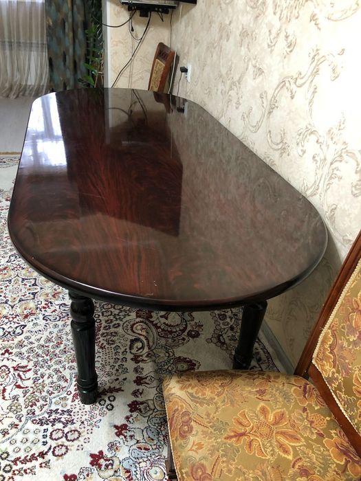 Продам стол и стулья