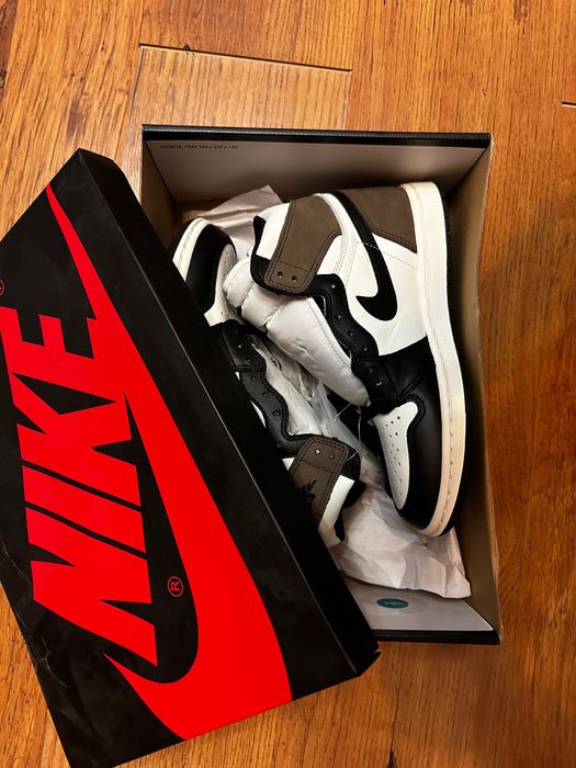 Jordan 1 Dark Mocha Sneakers Autentici