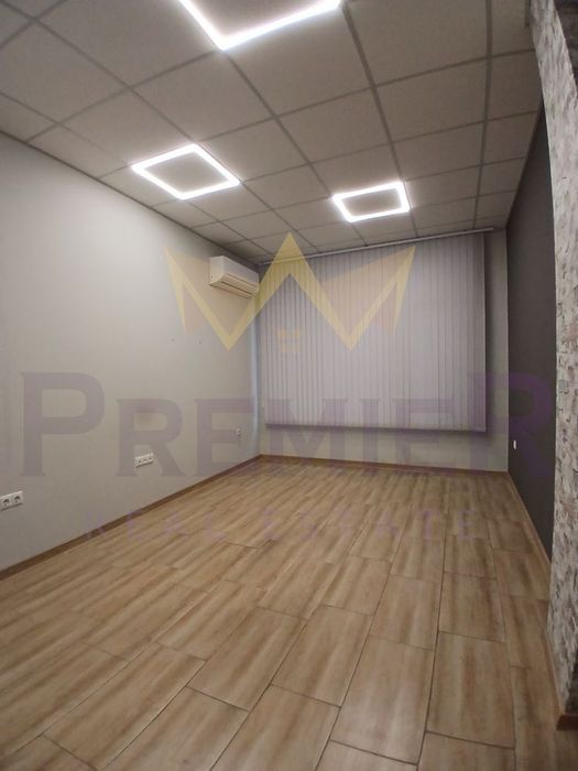 Дава се под наем Офис в Варна, Колхозен пазар - 152 кв.м за 1632 € - Снимка #6