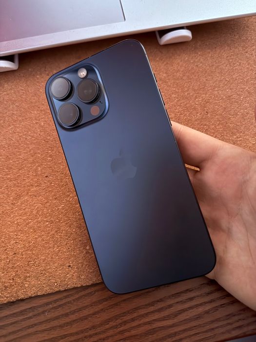 iPhone 15 Pro Max | 256 GB | Stare estetica: ca nou + set huse