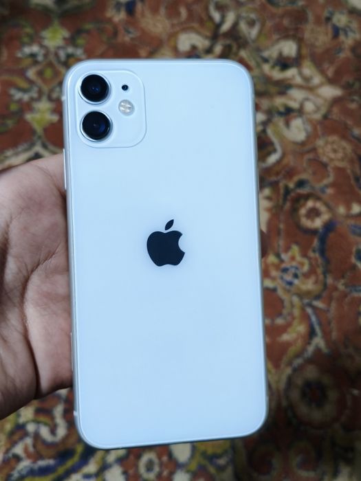11 iPhone с коробкой