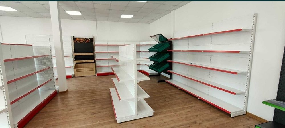 Rafturi pentru magazin 227