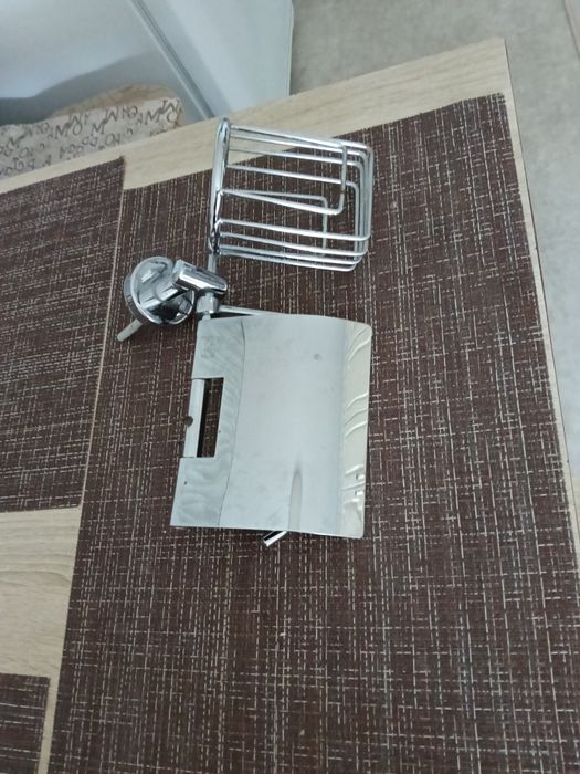 Держатель для туалетной бумаги и освежителя воздуха