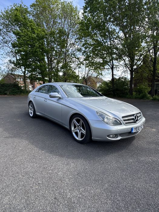 Vând Mercedes CLS