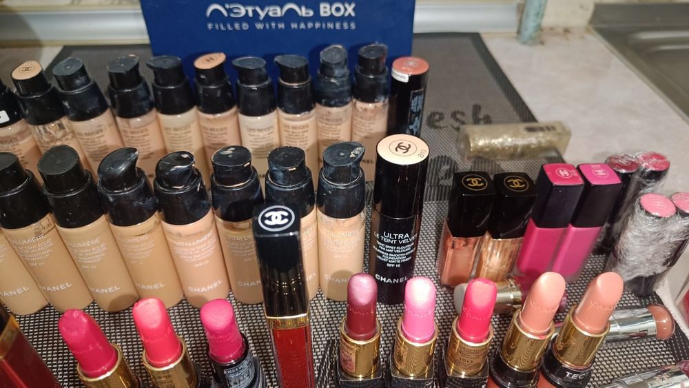 Тональные /помады фирмы Chanel