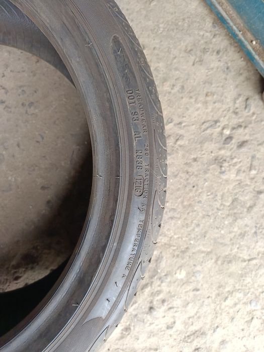 Летни гуми -17цола -215/40-1бр.-65лв."PIRELLI"