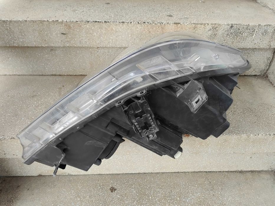 Фар Mercedes Sprinter W906 Bi-Xenon LED ляв / Фар Мерцедес Спринтер