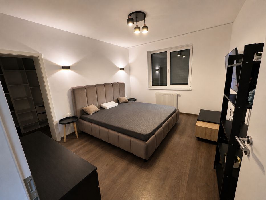 Proprietar inchiriez Apartament 2.5 camere, tractorul decomandat