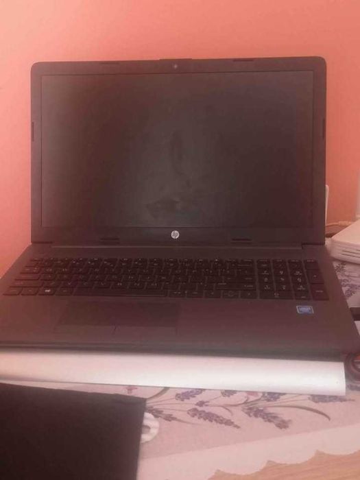 Laptop HP 250 G7
