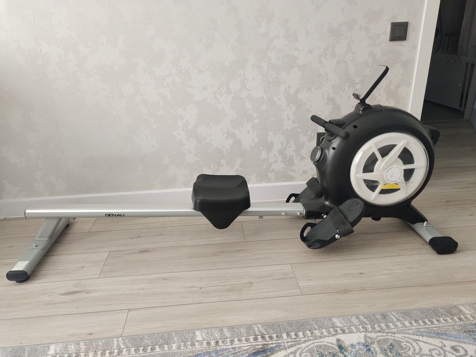 Гребной тренажер