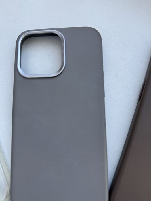 Чехлы на телефон