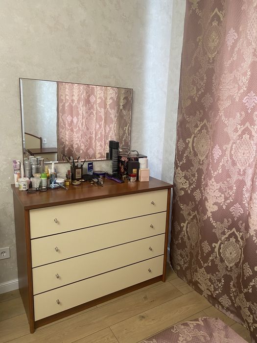 Продается спальный гарнитур