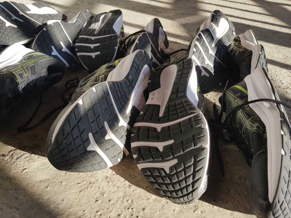 Продавам маратонки ASICS