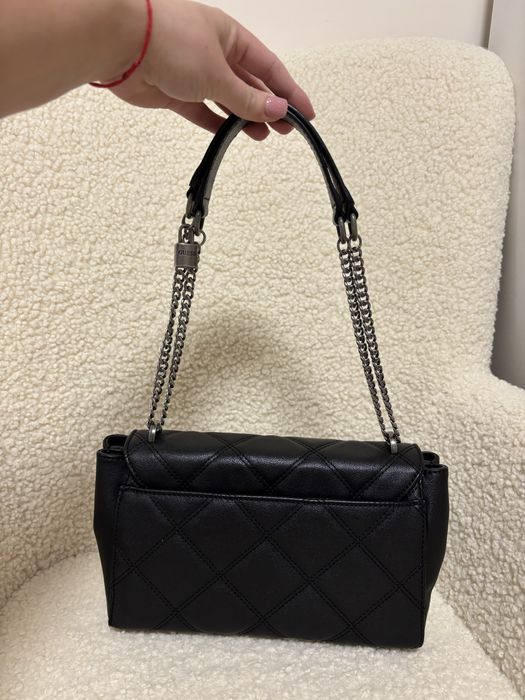 Черна чанта Guess