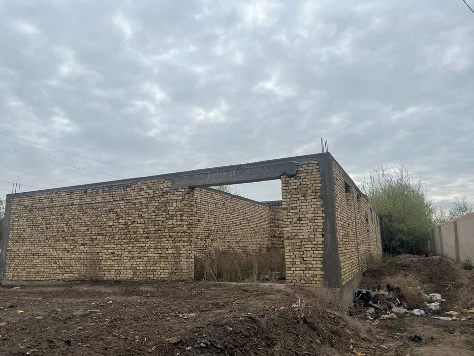 зудлик билан нотурар бино сотилади