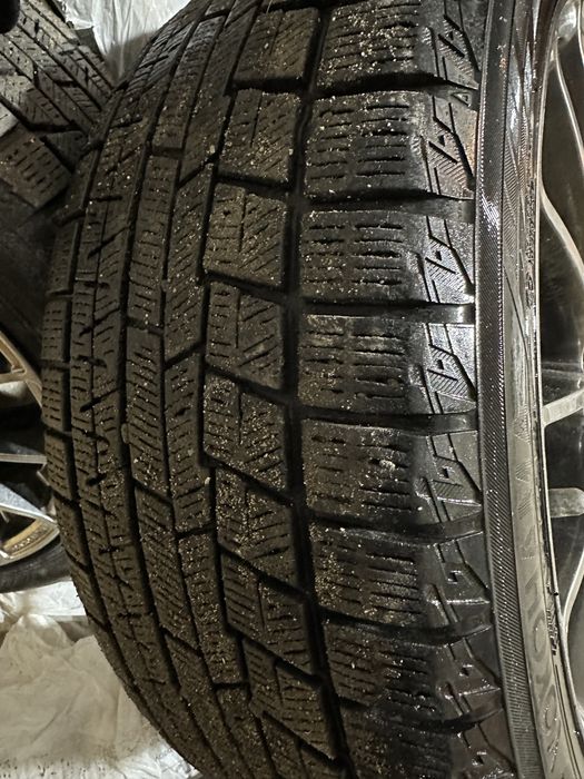 Шины с дисками 235/45/18 на Camry 70, 75