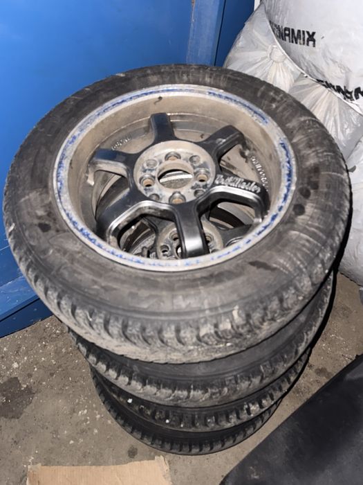 Продам диски с покрышками зимние