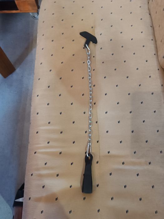 Метален боздуган със верига.