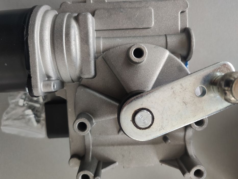 Ново с гаранция , моторче за чистачки Audi Q7 4L (2005-2015)