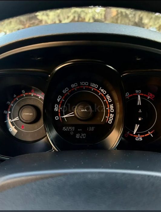 Лада Веста в хорошем состоянии.