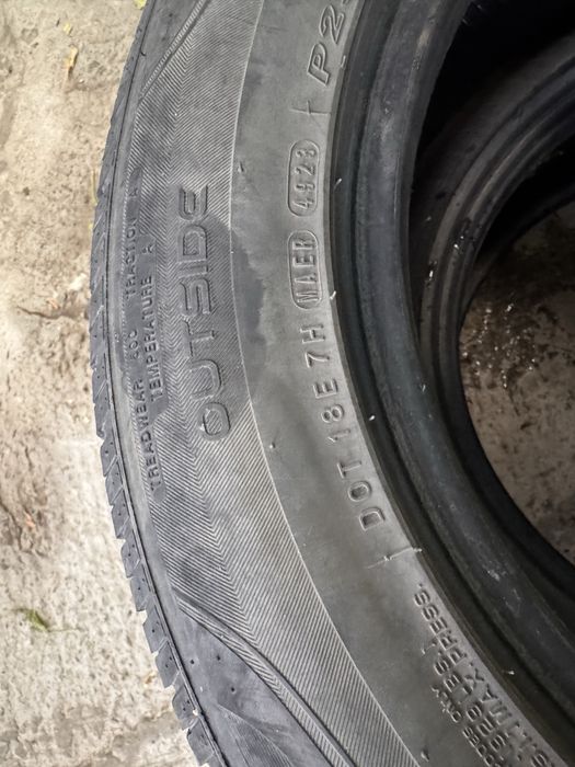 Продам шины nexen Nfera RU5 235/60/17