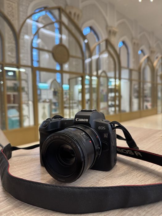 Продам Canon eos R