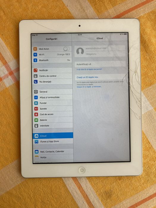 Ipad 2 alb . Memorie 32gb . Baterie 85%