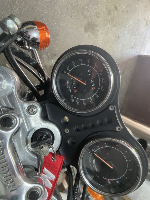 Triumph Thunderbird 900 /21000 km