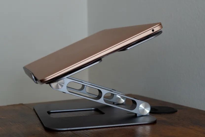 Продается подставка для макбука macbook