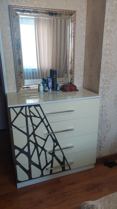 Срочно спальный гарнитура