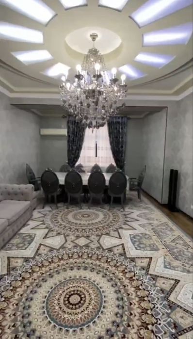 Qarshi markazidan 3 xonali uy sotiladi