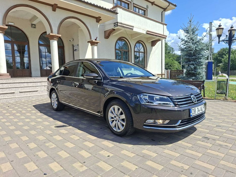 VOLKSWAGEN Passat