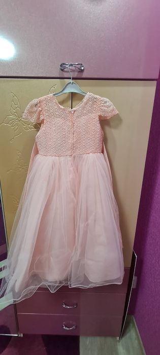 Продам нарядное платье.